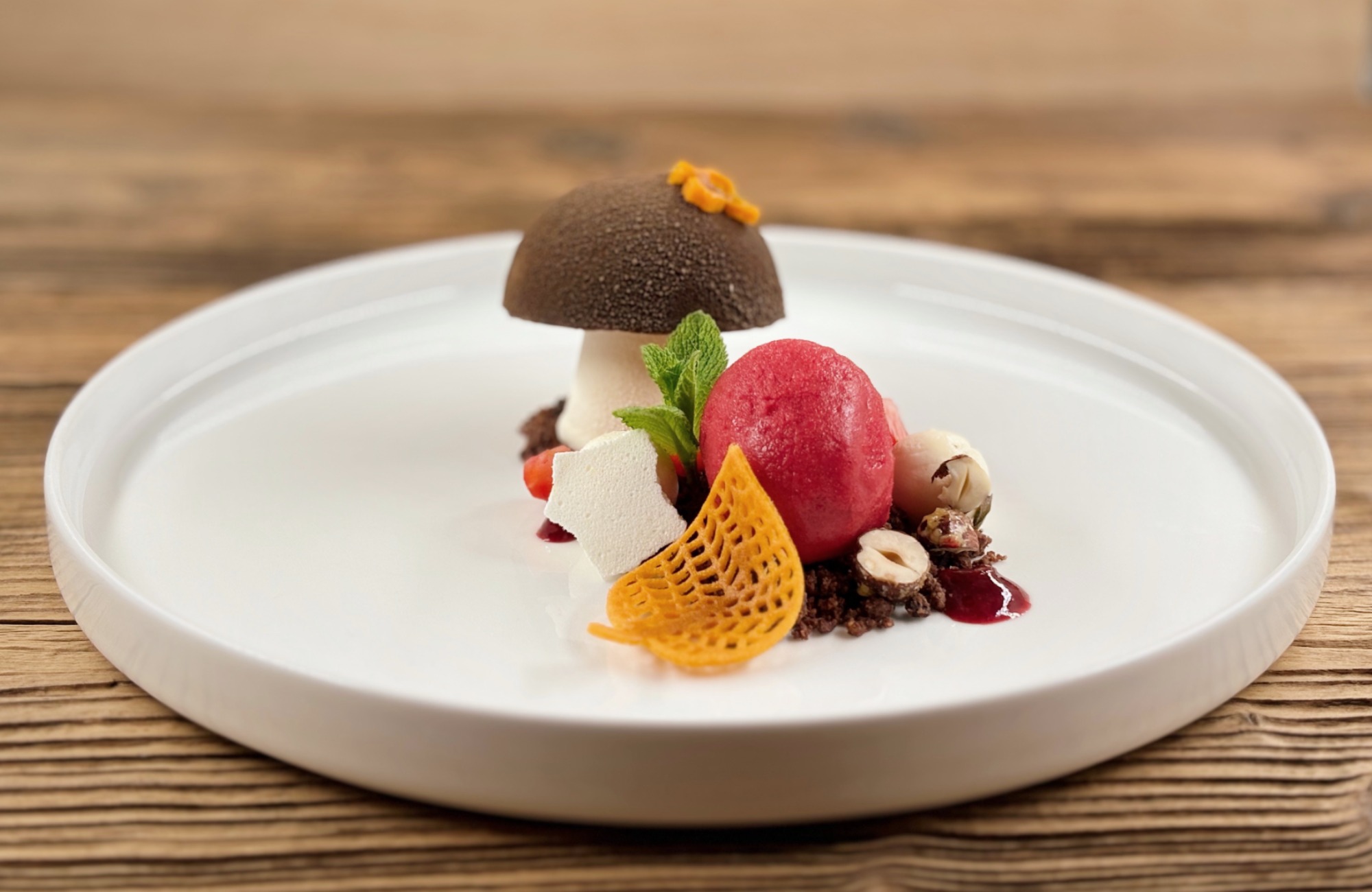 Dessert plate with strawberry ice cream - Hotel Wieser
